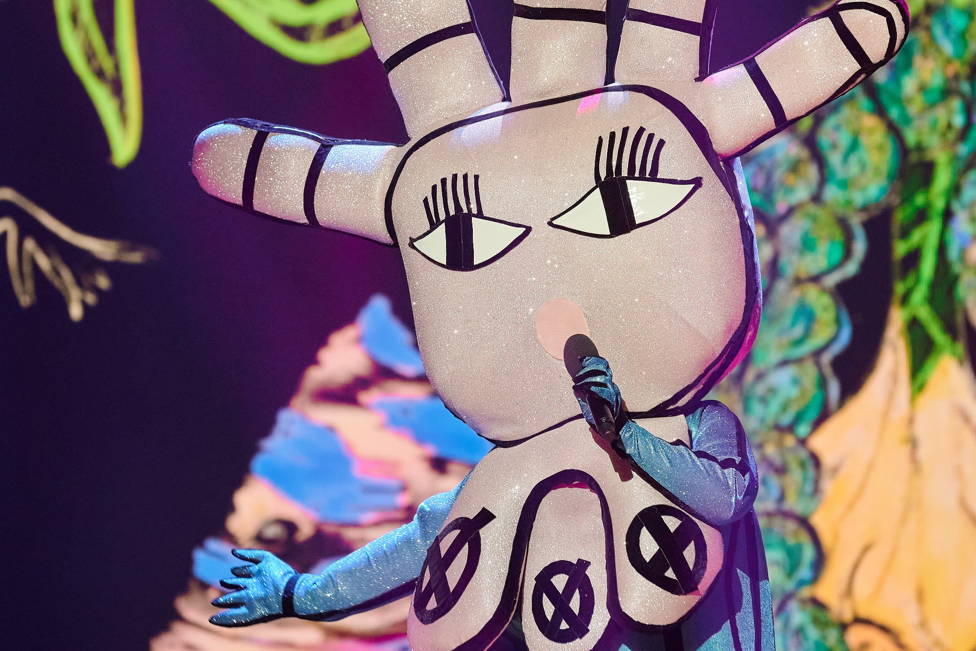 "Не смог справиться с ревностью": KAZKA рассказала о расставании с бойфрендом и сказала, когда выйдет замуж